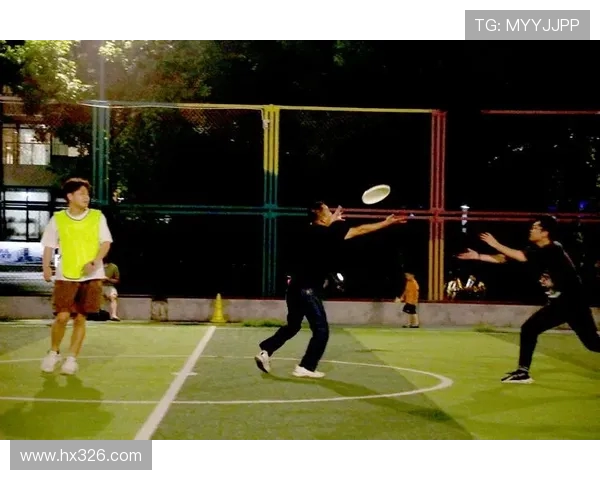 武汉飞盘队的蜕变与成长:极限运动会中的奋斗与荣耀之路 武汉飞盘队的蜕变与成长:极限运动会中的奋斗与荣耀之路